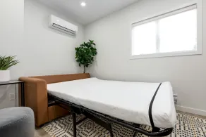 1BR Apt w Sleeper Sofa | Downtown | Parking incl - Image 2