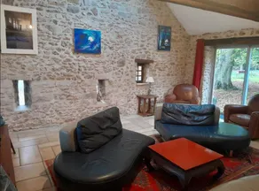 Old house renovated in a green setting - Image 2