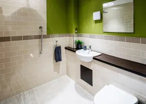 Stylish Ensuite: Self-Catering, Free Gym Access - Image 4