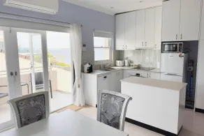 Bright 2BR Apartment on The Esplanade -Great Views - Image 3