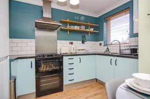 Cosy Lichfield Apartment - Image 4