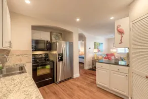 Cozy Pet-Friendly Bungalow close to Twin Beaches! - Image 4