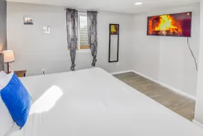 Cozy basement space with 2 bedrooms and kitchenette - Image 4