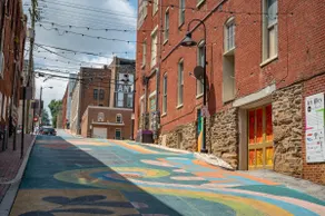 Beautiful Downtown/River VIEWS! Walk Everywhere! - Image 3