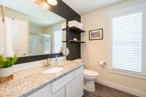 Beautiful Downtown/River VIEWS! Walk Everywhere! - Image 5