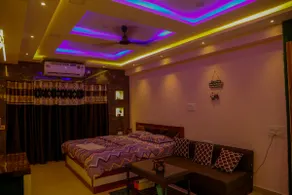 Luxury Xanadu Studio- 620 Near Airport & CC2 - Image 4