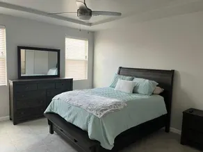 3 Bedroom, full house, back yard - Image 5