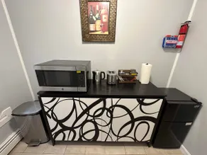 Like 4-star hotel, but cheaper! - Image 3