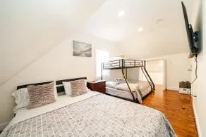 Entire 4BR Apt Boston Near I93 & Beach w/Parking - Image 4