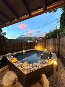 [Sky Hostel] 5 minutes by car from Yufuin Station. Open-air hot spring. Two-story building. The whole house is available! - Image 3