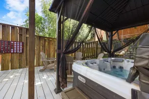 Hot Tub & Fire Pit Home Near Grandview Ave - Image 5