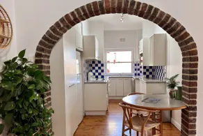 Art-Deco Heritage Apartment in the Heart of Bondi - Image 4
