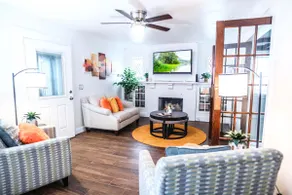 Seaview Ave 4BR House - Sleeps 8 - Image 3