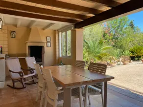 Finca with fenced pool - Image 3