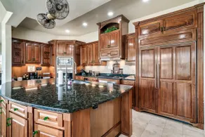 Elevator+Game Room+Hot Tub+Golf Cart+Kayaks+Lake - Image 4