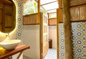 Charming beachfront cabin - Image 4