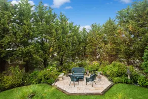 Hamptons Romantic Waterfront Queen Suite - Image 5