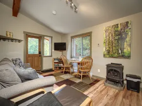 Explorer's Retreat Sauna & Bunkhouse & Fire pit - Image 3