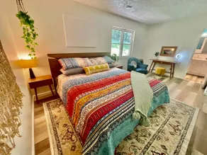 Vibrant 1 Bedroom Haven in South Knox - Image 4