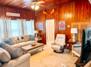 Driftwood Hideaway - Near Beach, Speedway, Pictona - Image 4