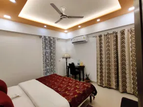 Near Taj | Spacious 3BHK: Anand's Aashiyana R123 - Image 4