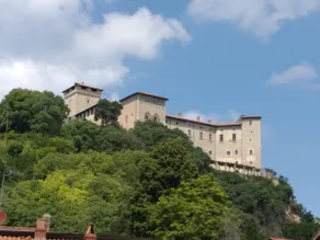 The House on the Lake. 40m from the lake. View of Rocca Borromea - Image 2