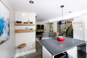 Beautifully Furnished 2 Bedroom in Valley - Image 5