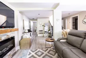 Beautifully Furnished 2 Bedroom in Valley - Image 3