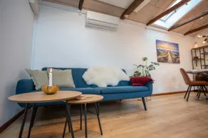 Skylight Lodge - Private Terrace, Free Parking & Walk to City - Image 2
