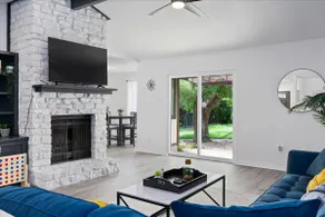 Super Comfy Home with Hot Tub! - Image 4