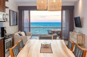 Magical BEACH FRONT condo - Image 5