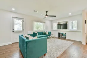 Stunning Renovated Home Near Battery Park and City - Image 3