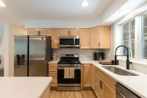 Great Barrington Ranch. Sleeps 10,Hot Tub, 5 acres - Image 5