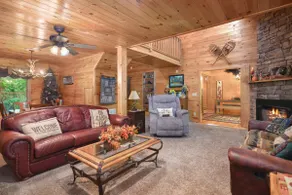 31 Acre Riverside Retreat! Great fishing! Hot tub - Image 2