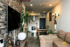 Gorgeous sunsets at charming apartment in downtown - Image 5