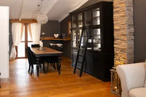 La Perla Holiday Home - Image 4