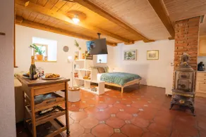 Studio Apartment Pr' Mirotu - Image 5