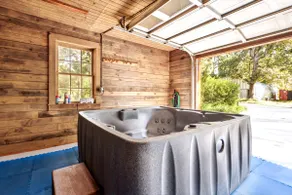 Cabin Bliss-5 BR/3 Bath/HotTub/EV-1mi to Lk Lanier - Image 3