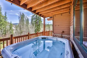 Duplex In town! Views! PrvtHottub,2Cgarage,Sleeps9 - Image 4