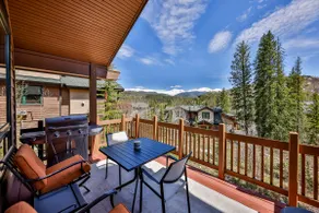 Duplex In town! Views! PrvtHottub,2Cgarage,Sleeps9 - Image 5