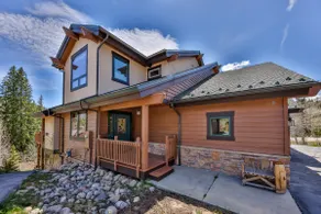 Duplex In town! Views! PrvtHottub,2Cgarage,Sleeps9 - Image 2