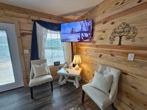 Lake Haven Cottage-Lake front   - Image 5