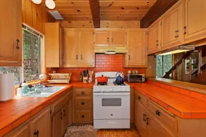 Pet/Kid Friendly Retro Cabin, BBQ, Views - Image 5