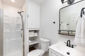 Private, Convenient Studio Apartment - Image 3