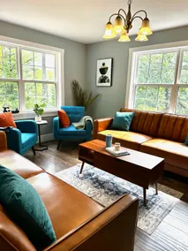 Waterfront Cottage on Lake w/ Hot Tub + Game Room - Image 2