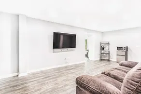 Modern Big Home & Game Room 4B, 3B - Image 5
