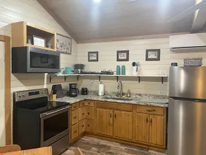 PineyWoods House: Forest Retreat, Pets Welcome - Image 4