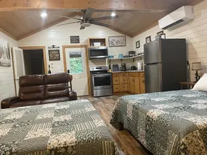 PineyWoods House: Forest Retreat, Pets Welcome - Image 2