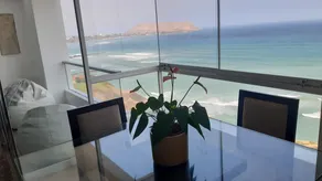 Cozy space surrounded by the sea - Image 2