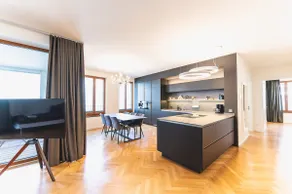 120 sqm apartment at Neumarkt – central & elegant - Image 3